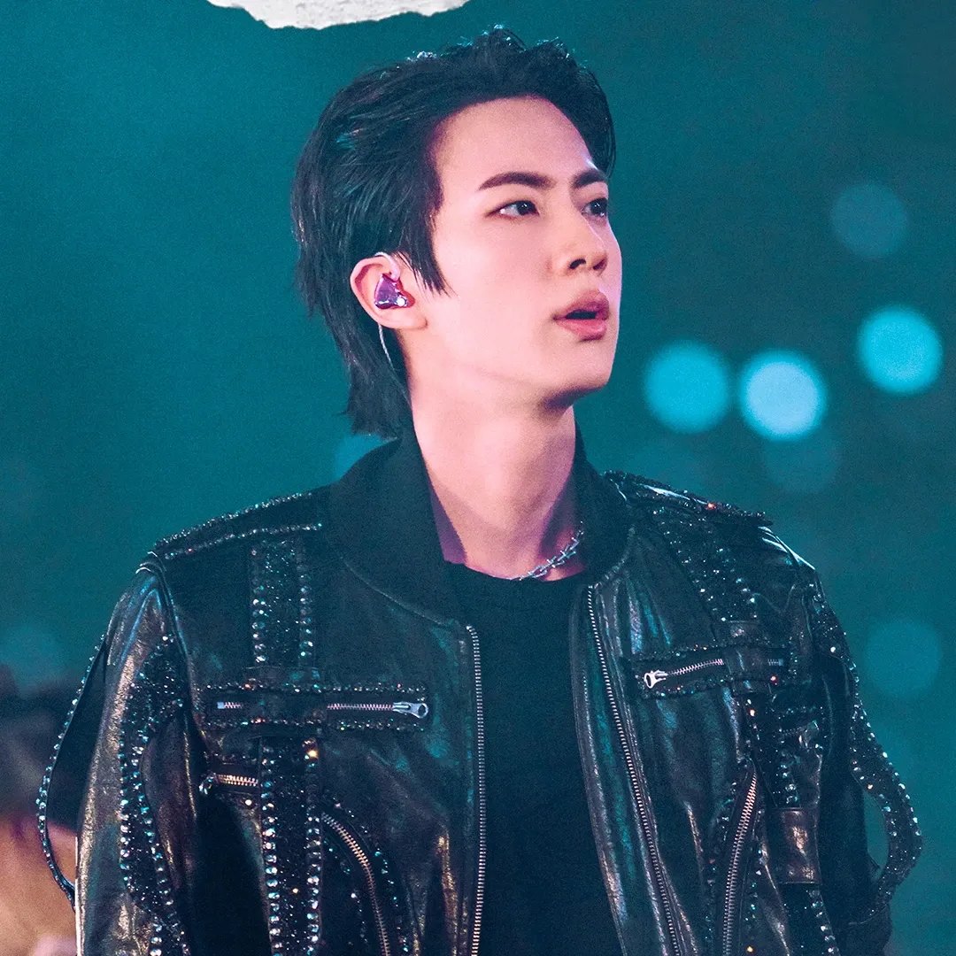 Momen yang diabadikan oleh penggemar Jin (BTS)