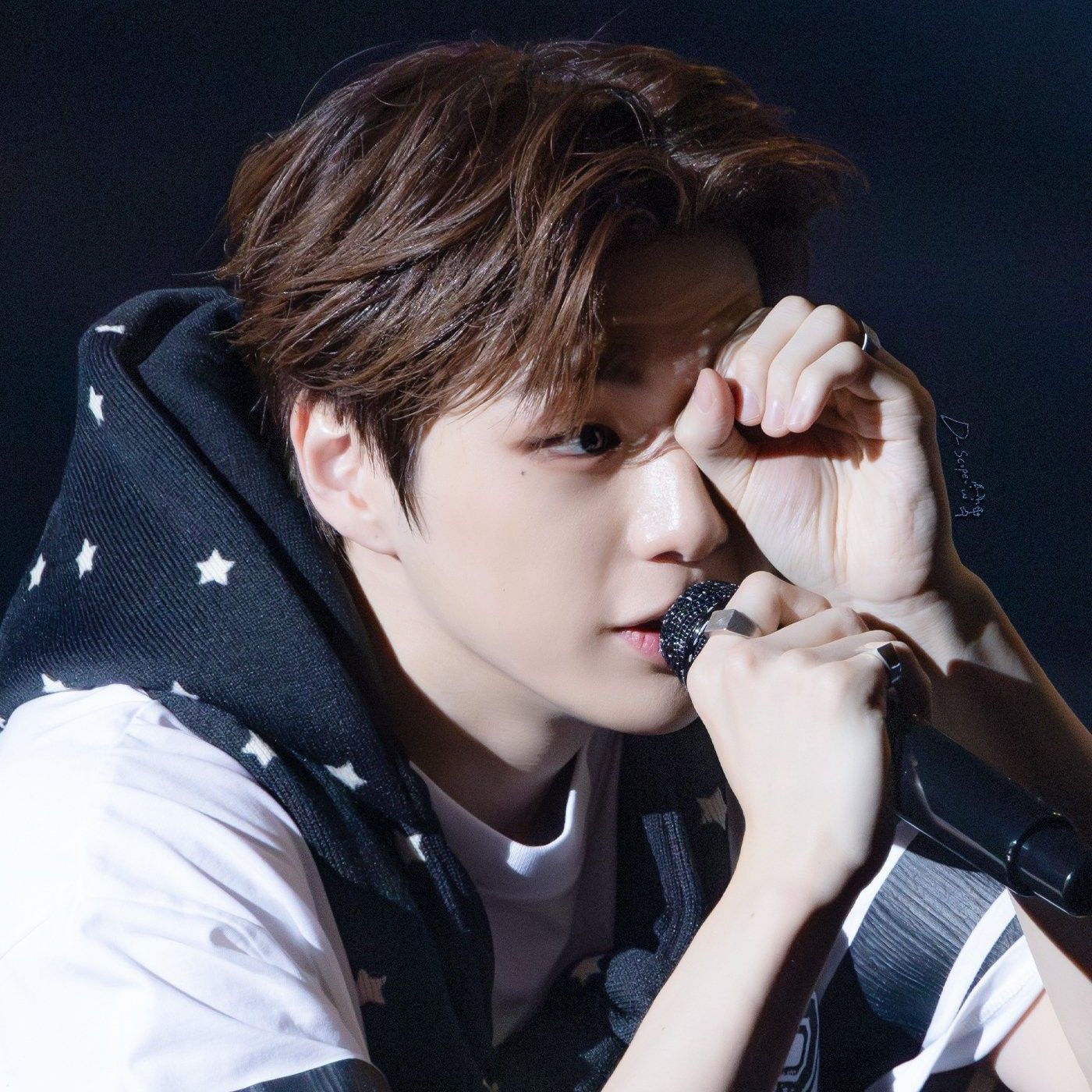 강다니엘 최근 활동샷