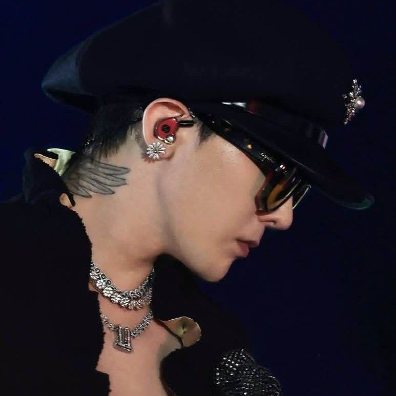 Foto terbaru G-DRAGON (BIGBANG)