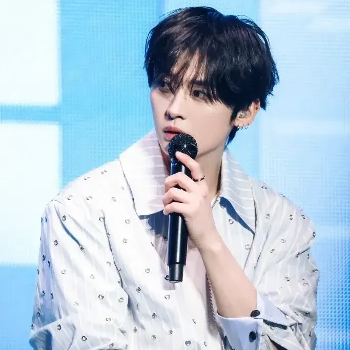 Latest photo of Lee Know (Stray Kids)