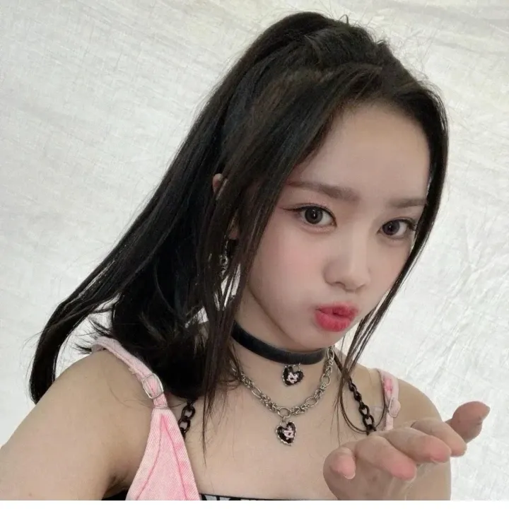 Behind-the-scenes cut of Elisia (UNIS)