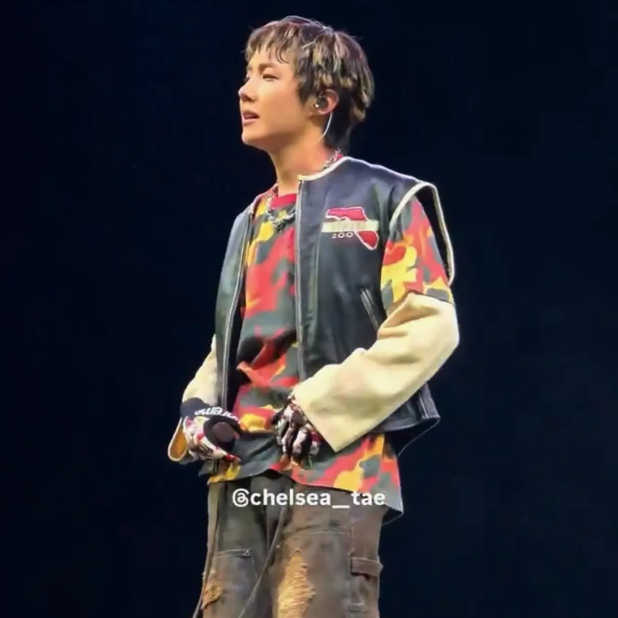 Foto terbaru j-hope (BTS)