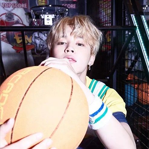 智旻 (防彈少年團)的最新照片