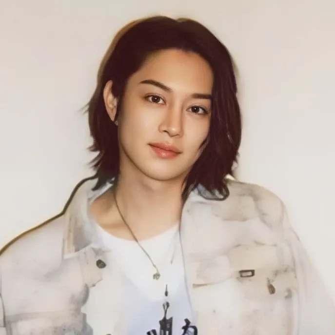 Behind-the-scenes cut of Heechul (Super Junior)
