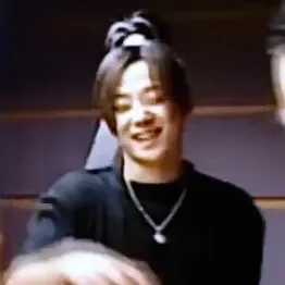 Behind-the-scenes cut of Shin Hyesung (SHINHWA)