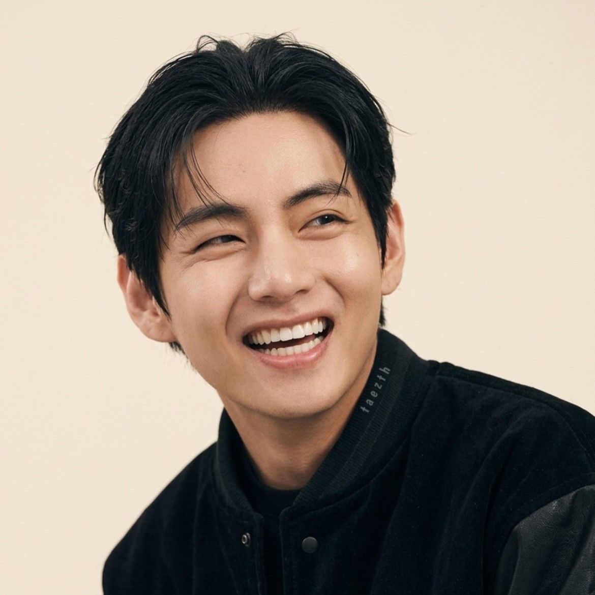 뷔 (방탄소년단) 최근 활동샷