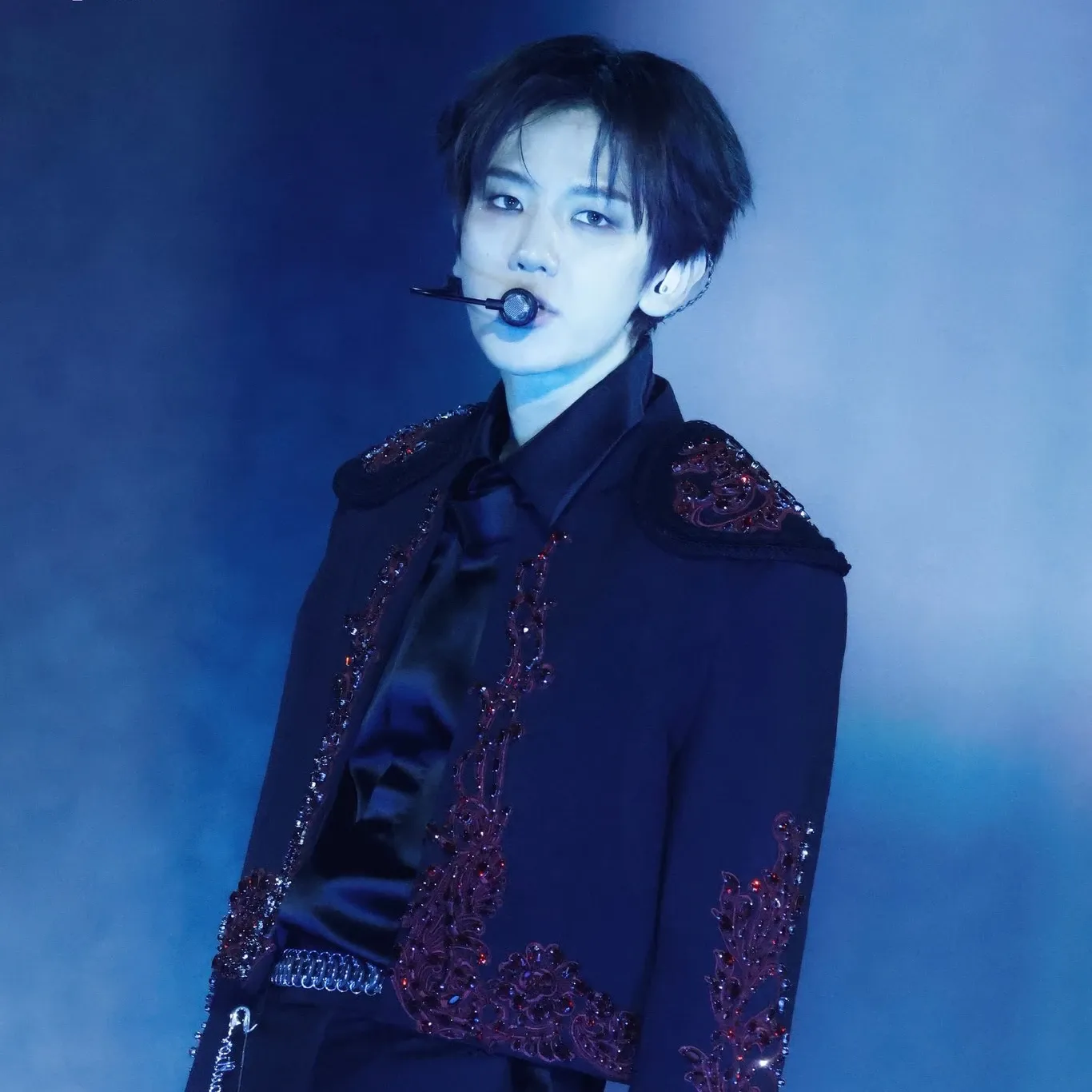 백현 (EXO)의 비하인드 컷