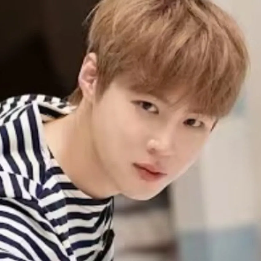 Behind-the-scenes cut of Ha Sungwoon