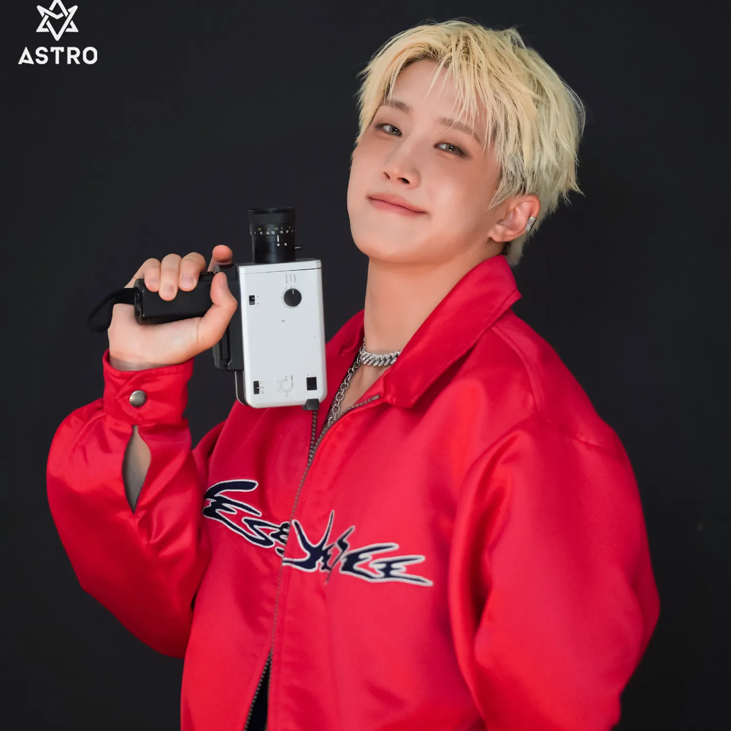 A moment captured by Jinjin (ASTRO)'s fan