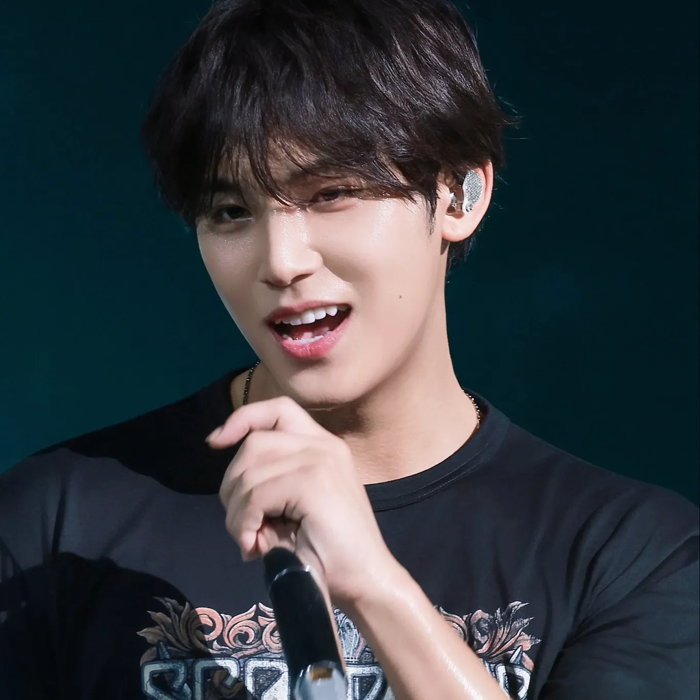 A moment captured by Mingyu (SEVENTEEN)'s fan