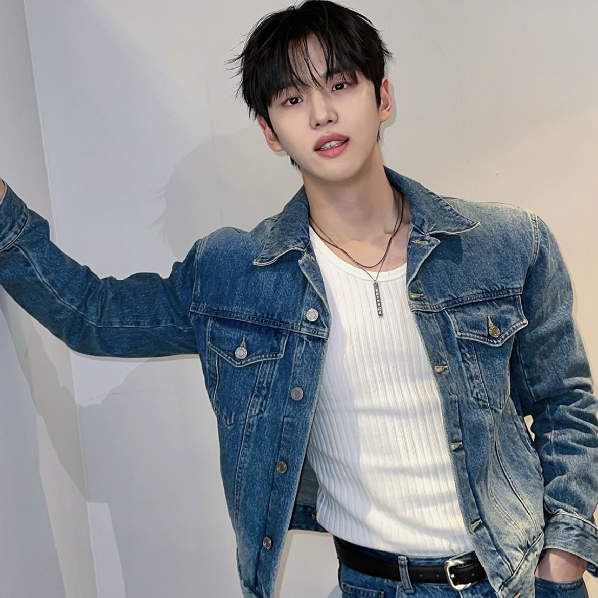 홍석 (펜타곤)의 비하인드 컷