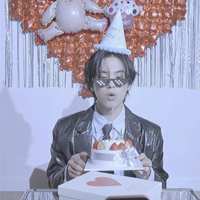 A moment captured by Rocky's fan