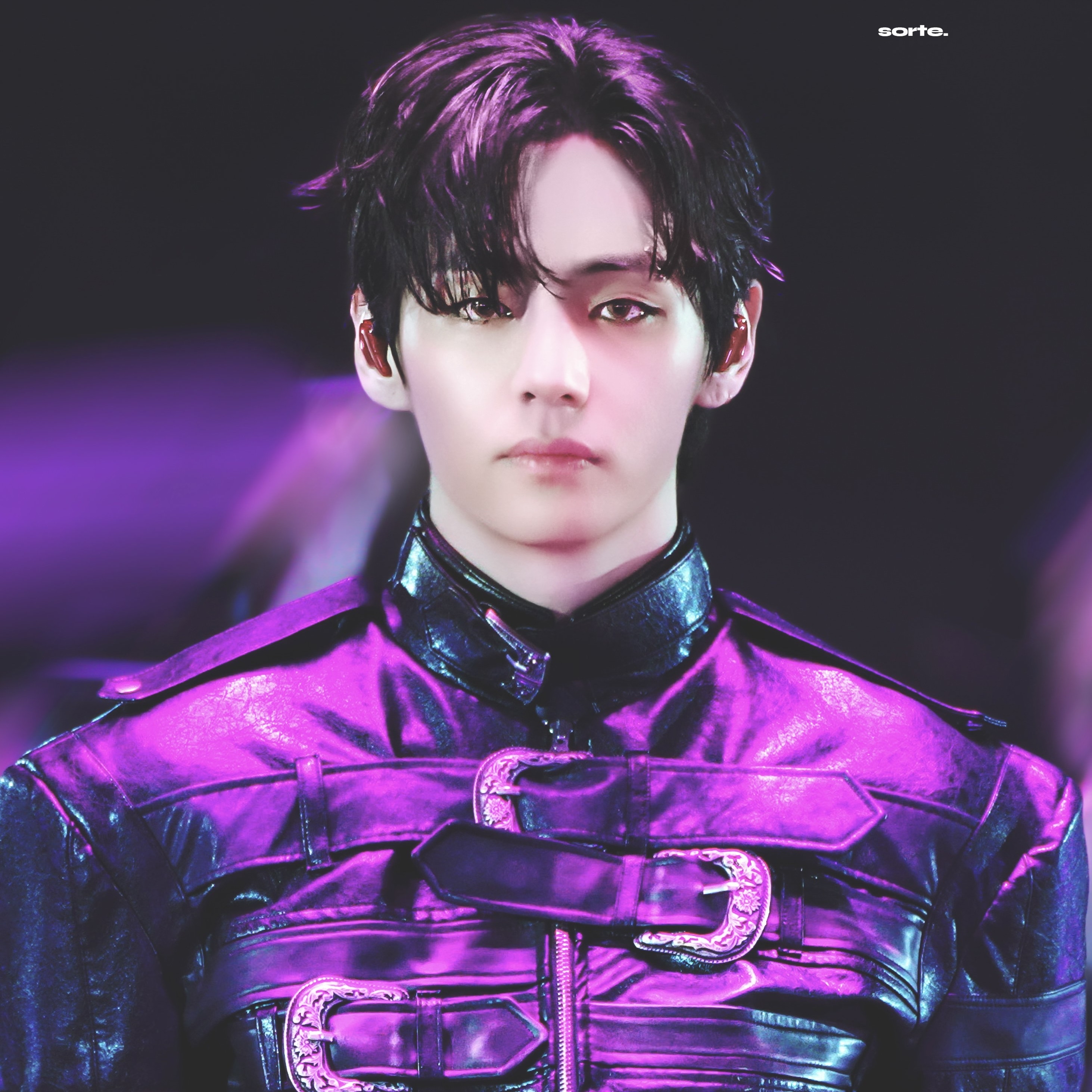 Behind-the-scenes cut of V (BTS)