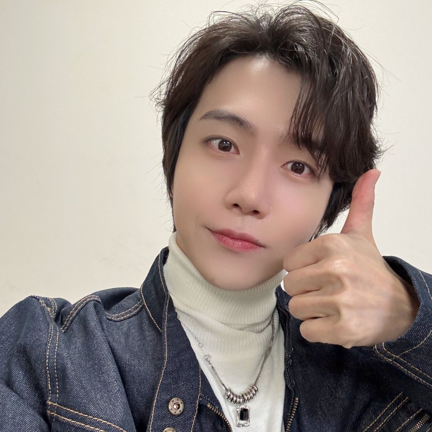 Momen yang diabadikan oleh penggemar Jinho (PENTAGON)