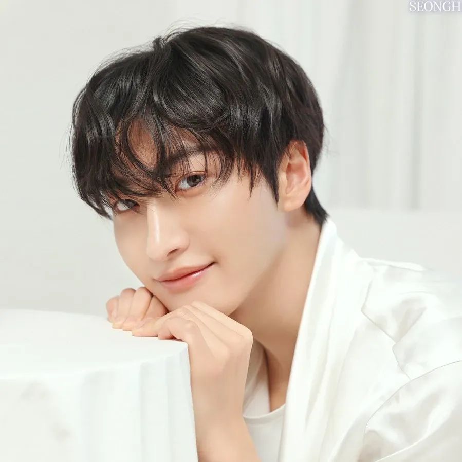 성화 (에이티즈)의 비하인드 컷