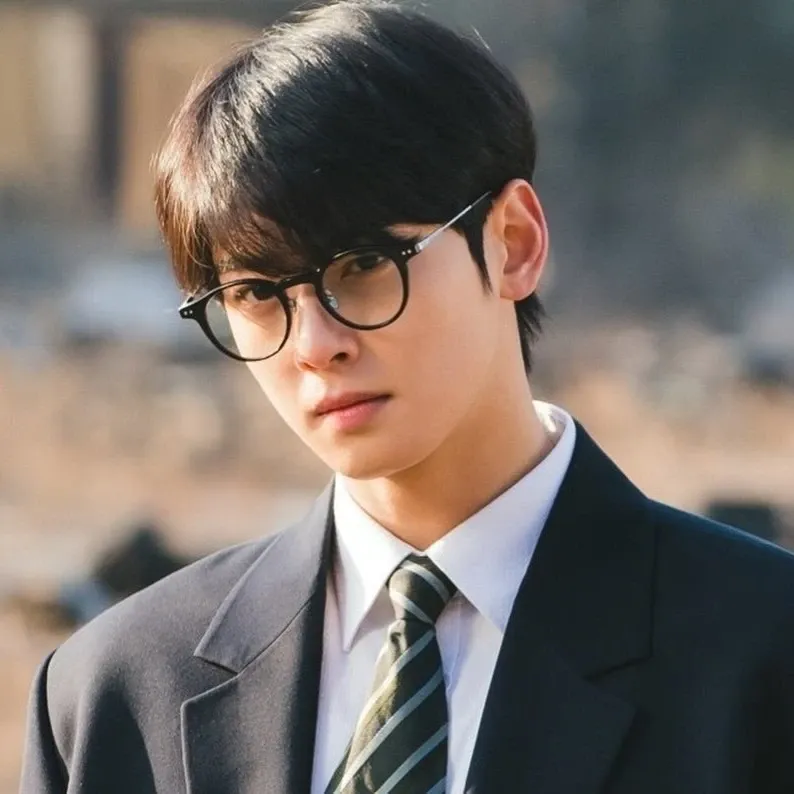 Recent activity shot of Eunwoo (ASTRO)