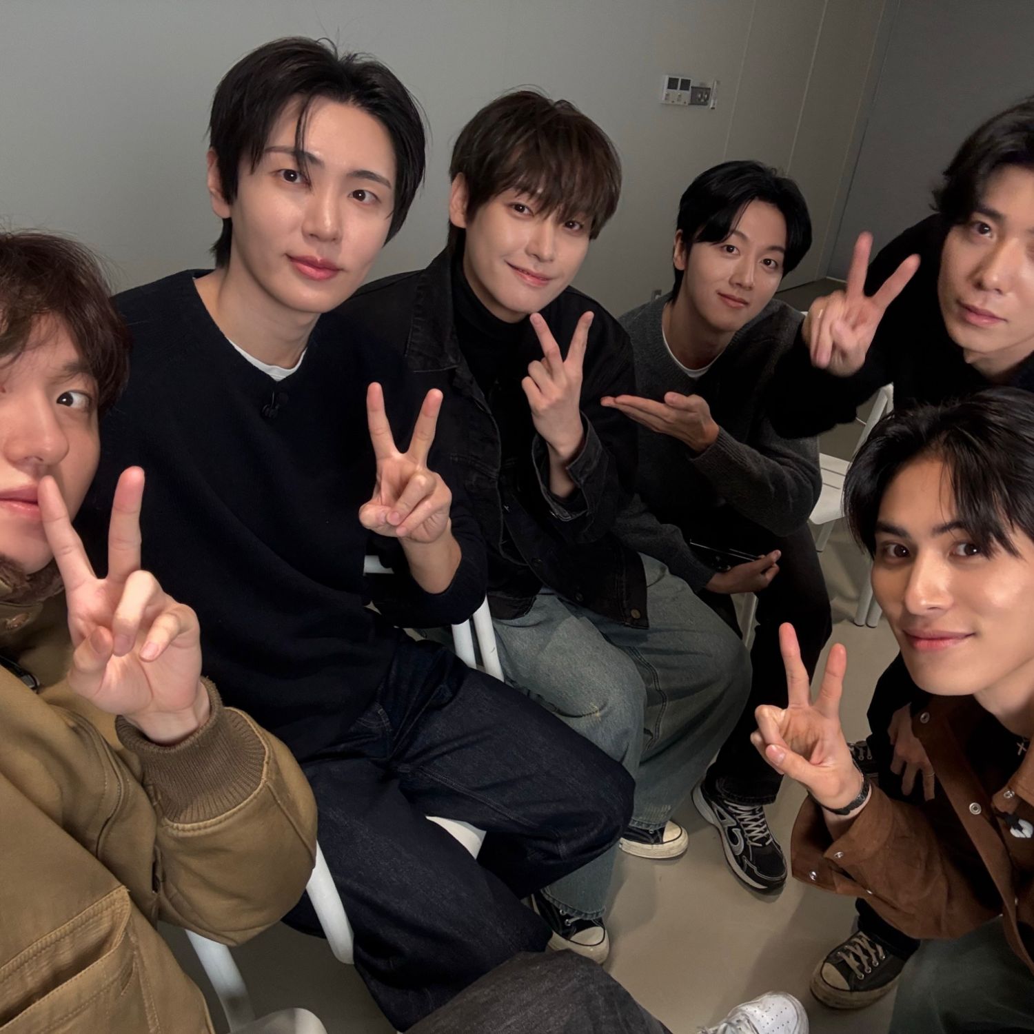 Potret di balik layar SF9