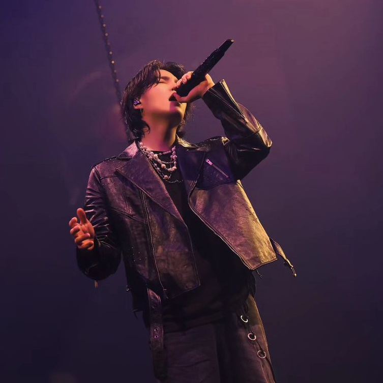 Potret di balik layar SUGA (BTS)