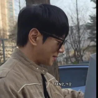 Latest photo of Hwang Chiyeol