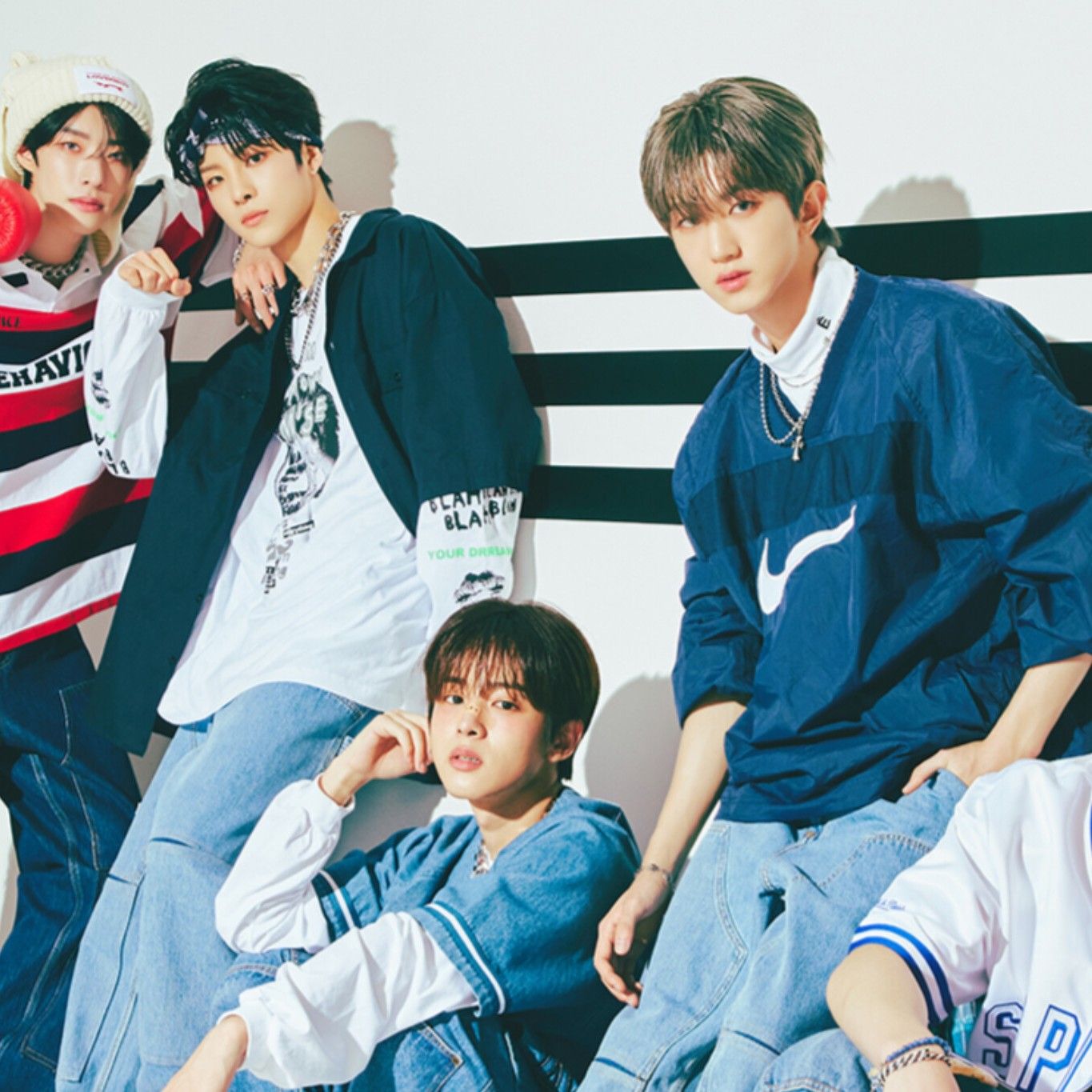 Behind-the-scenes cut of YOUNITE