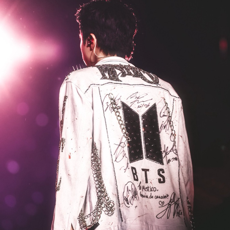 Foto aktivitas terbaru Jin (BTS)