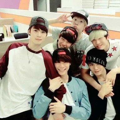 아스트로의 비하인드 컷