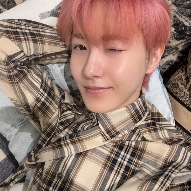 런쥔 (NCT DREAM)의 비하인드 컷