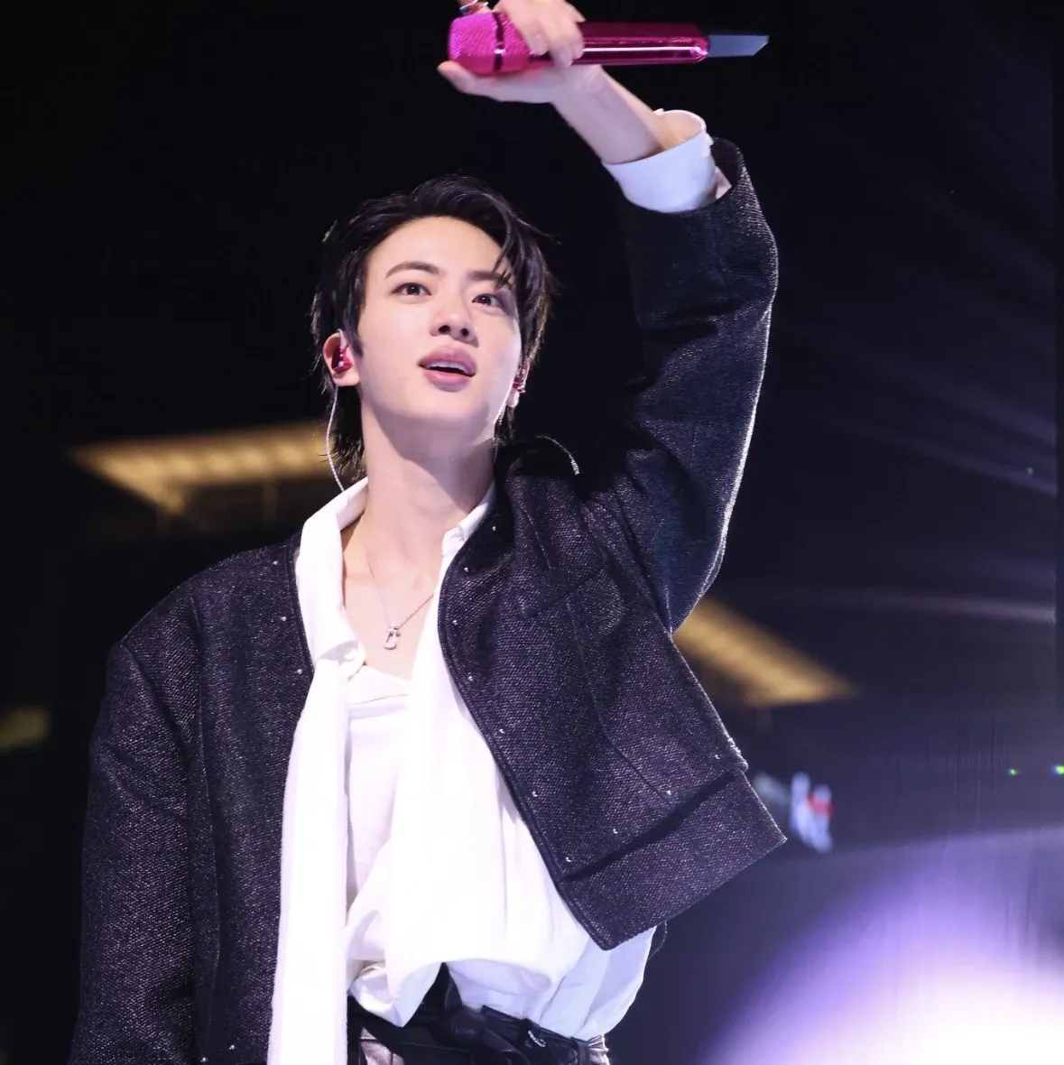 Behind-the-scenes cut of Jin (BTS)