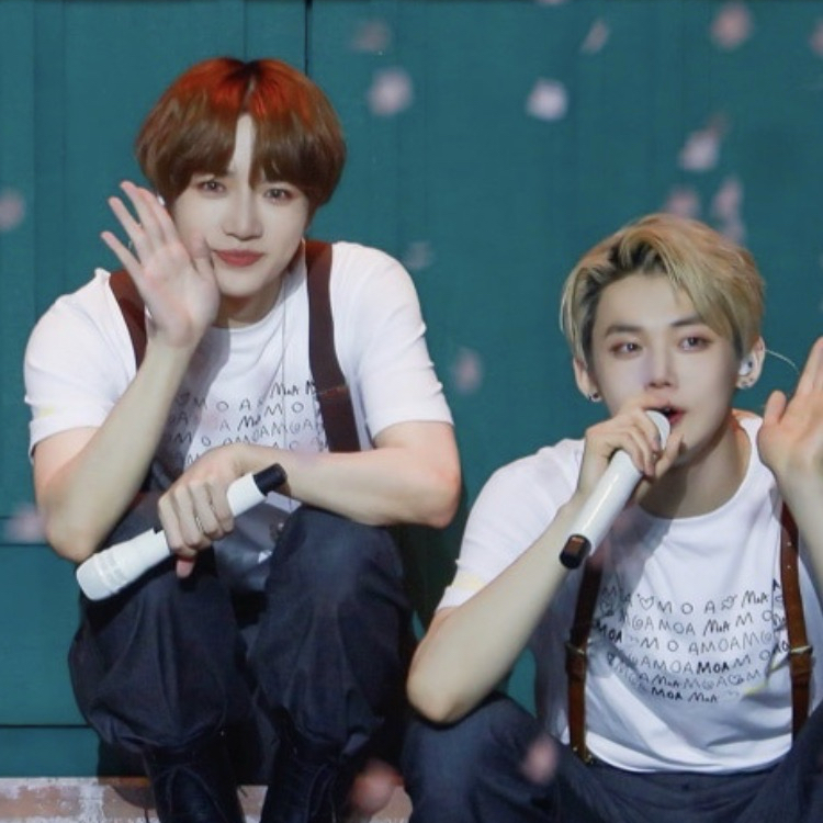 Foto aktivitas terbaru TOMORROW X TOGETHER