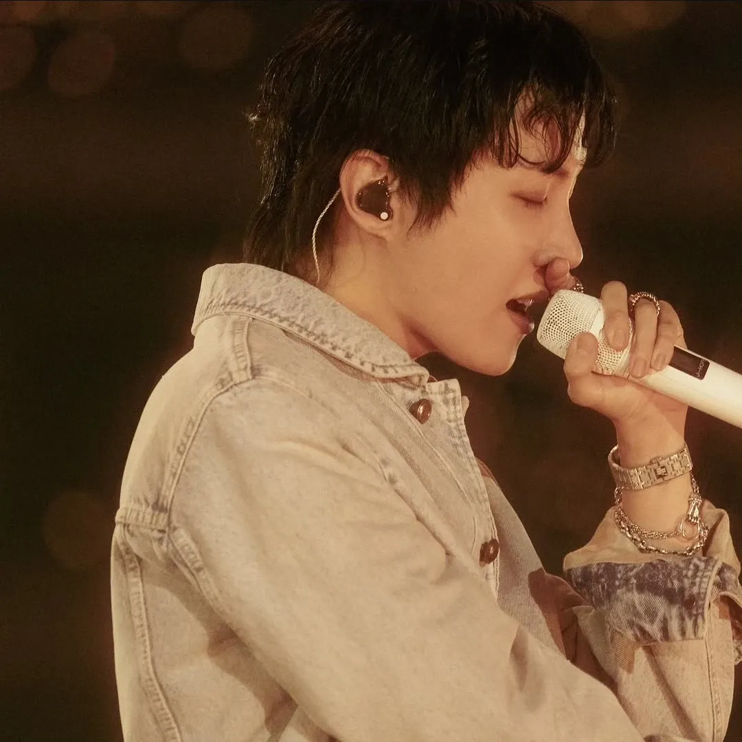 Behind-the-scenes cut of j-hope (BTS)