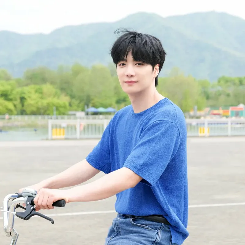 Behind-the-scenes cut of Kim Jonghyeon