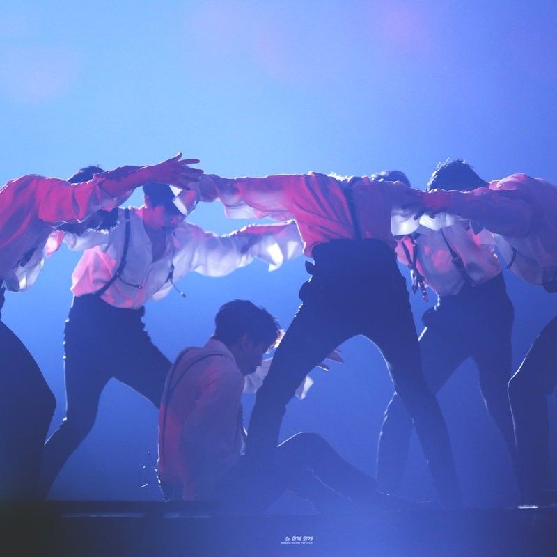 A moment captured by VIXX's fan