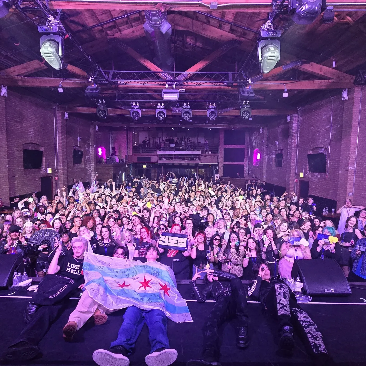 JUST B的最新活动照片