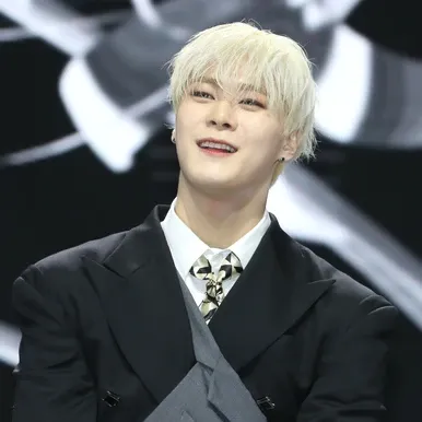 A moment captured by Moonbin (ASTRO)'s fan