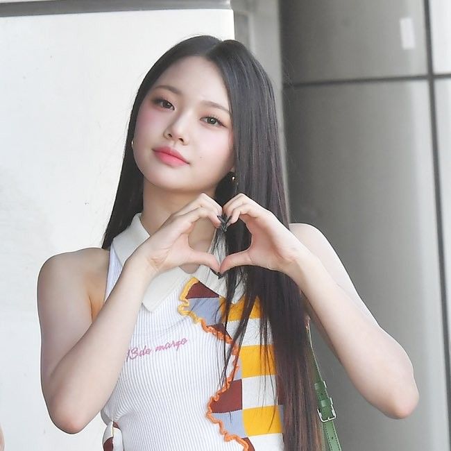 Recent activity shot of Park Boeun (CLASS:y)