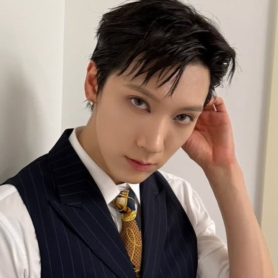 Foto profil TEN (WayV) terpopuler hasil voting