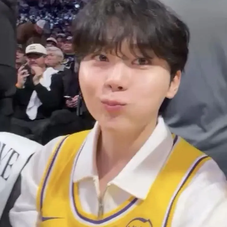 A moment captured by SEVENTEEN's fan
