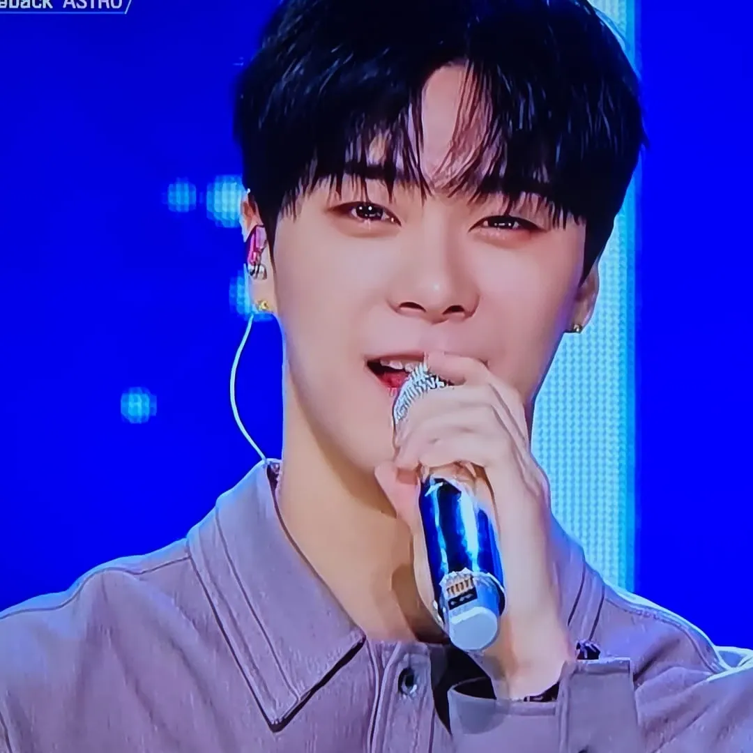 A moment captured by Moonbin (ASTRO)'s fan