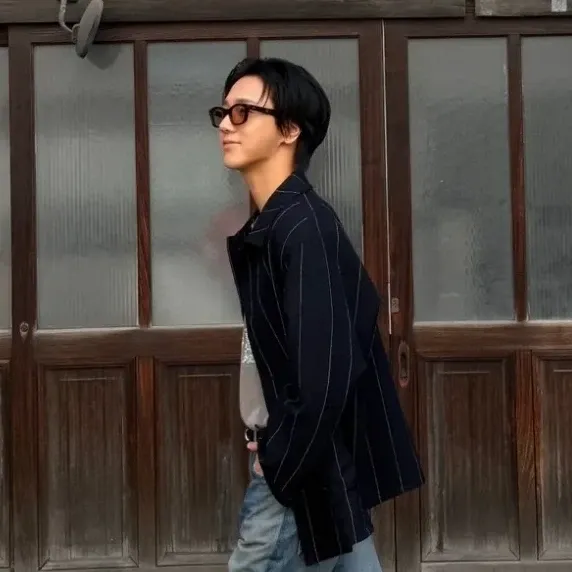Foto aktivitas terbaru Yesung (Super Junior)