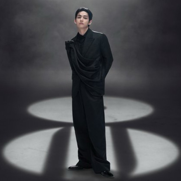 A moment captured by V (BTS)'s fan