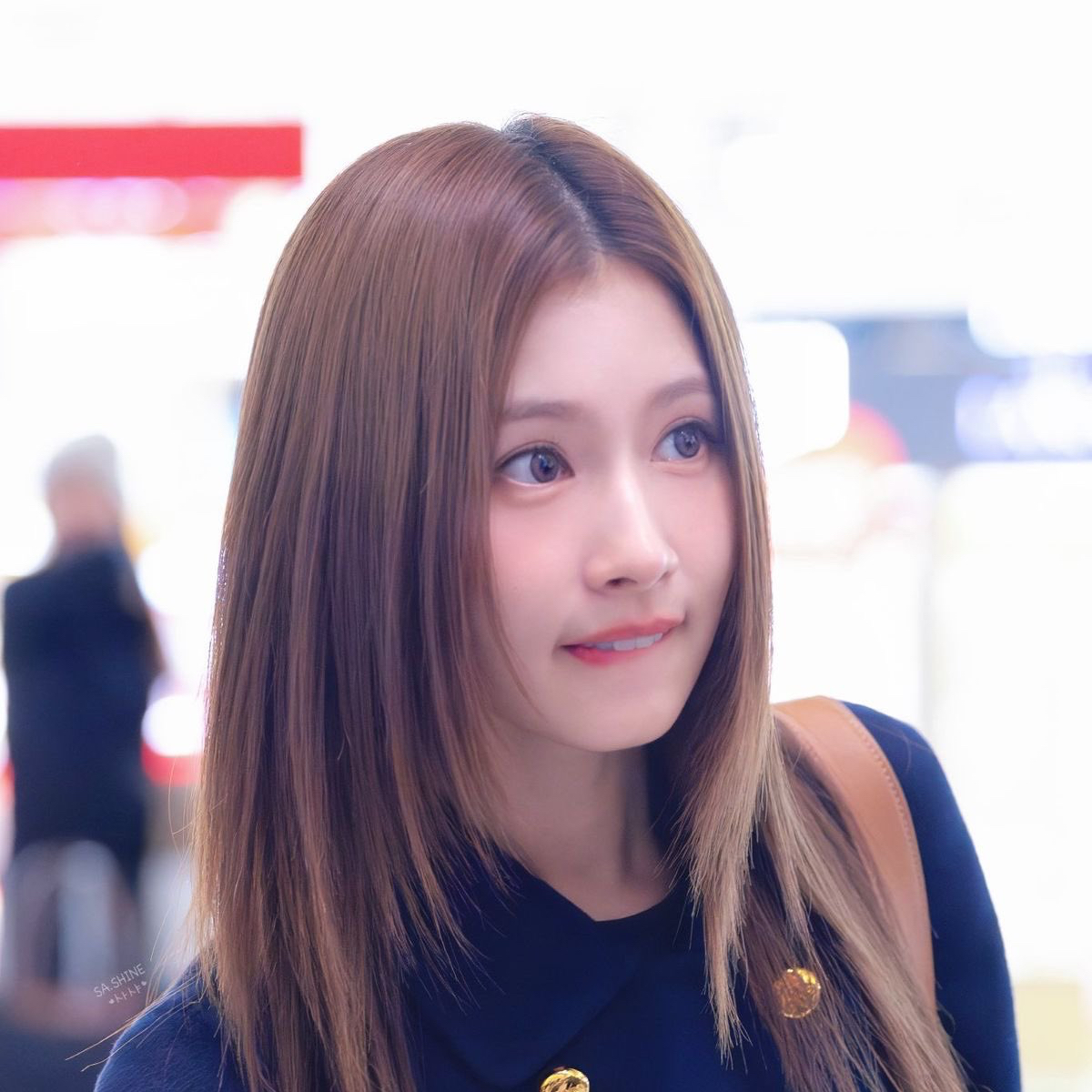 사나 (TWICE)의 비하인드 컷