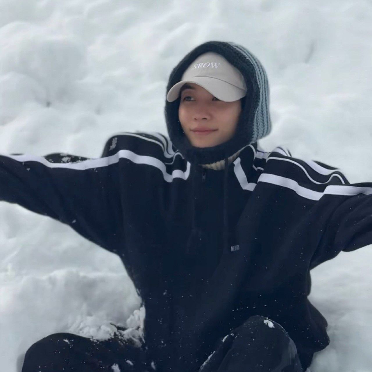 Recent activity shot of Jeonghan (SEVENTEEN)