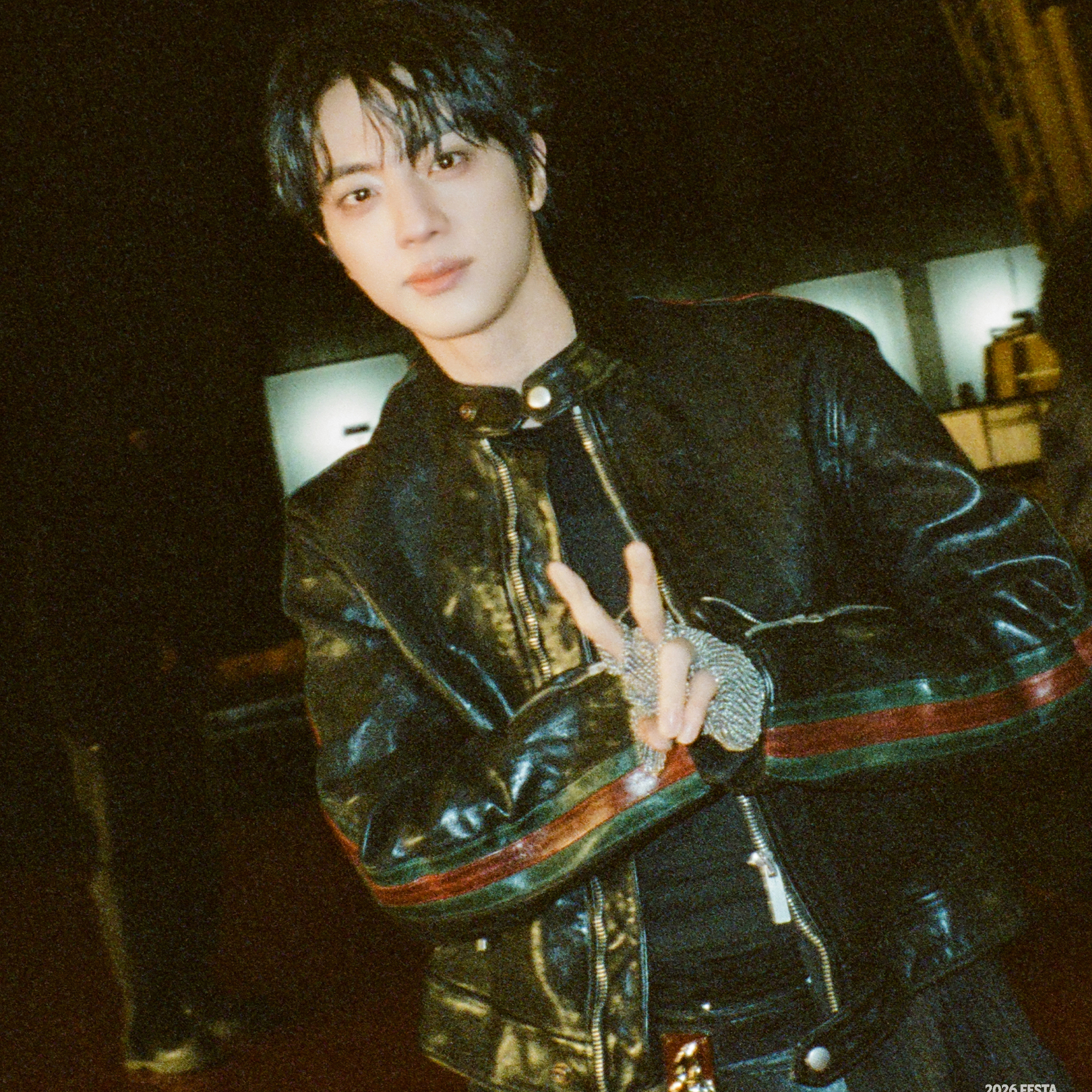Foto aktivitas terbaru Jin (BTS)