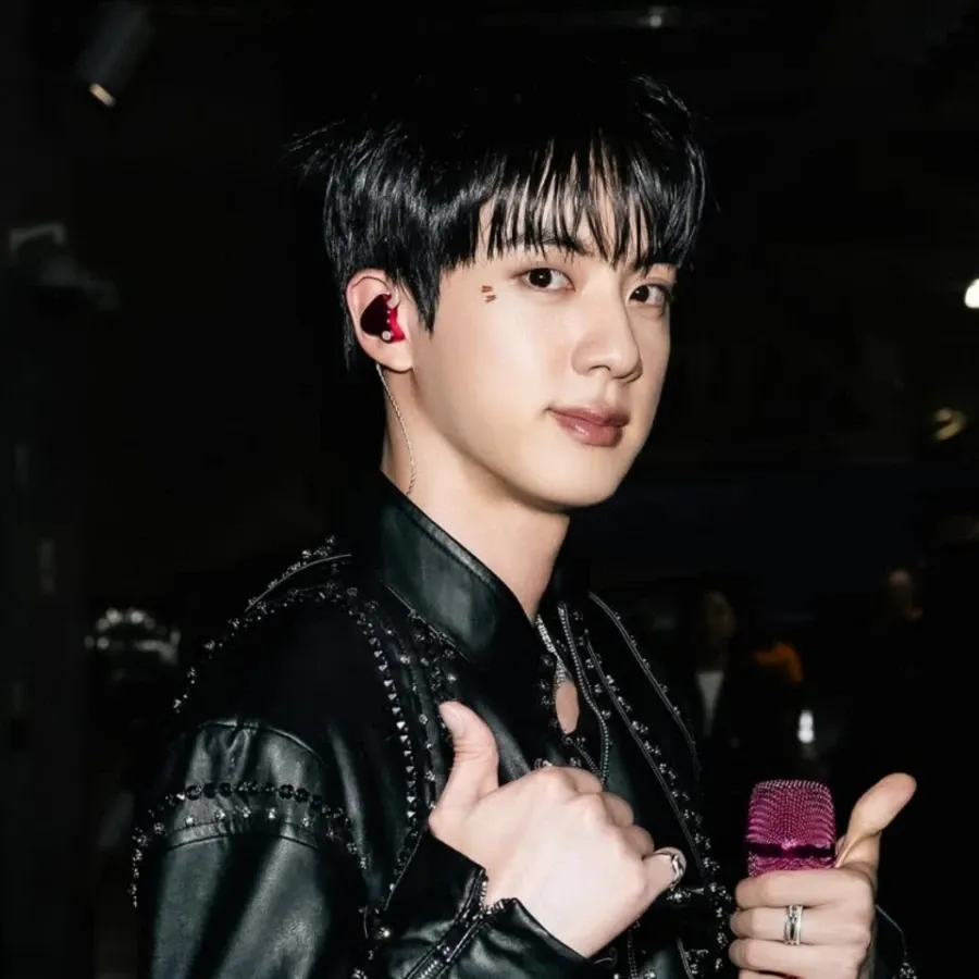 Potret di balik layar Jin (BTS)