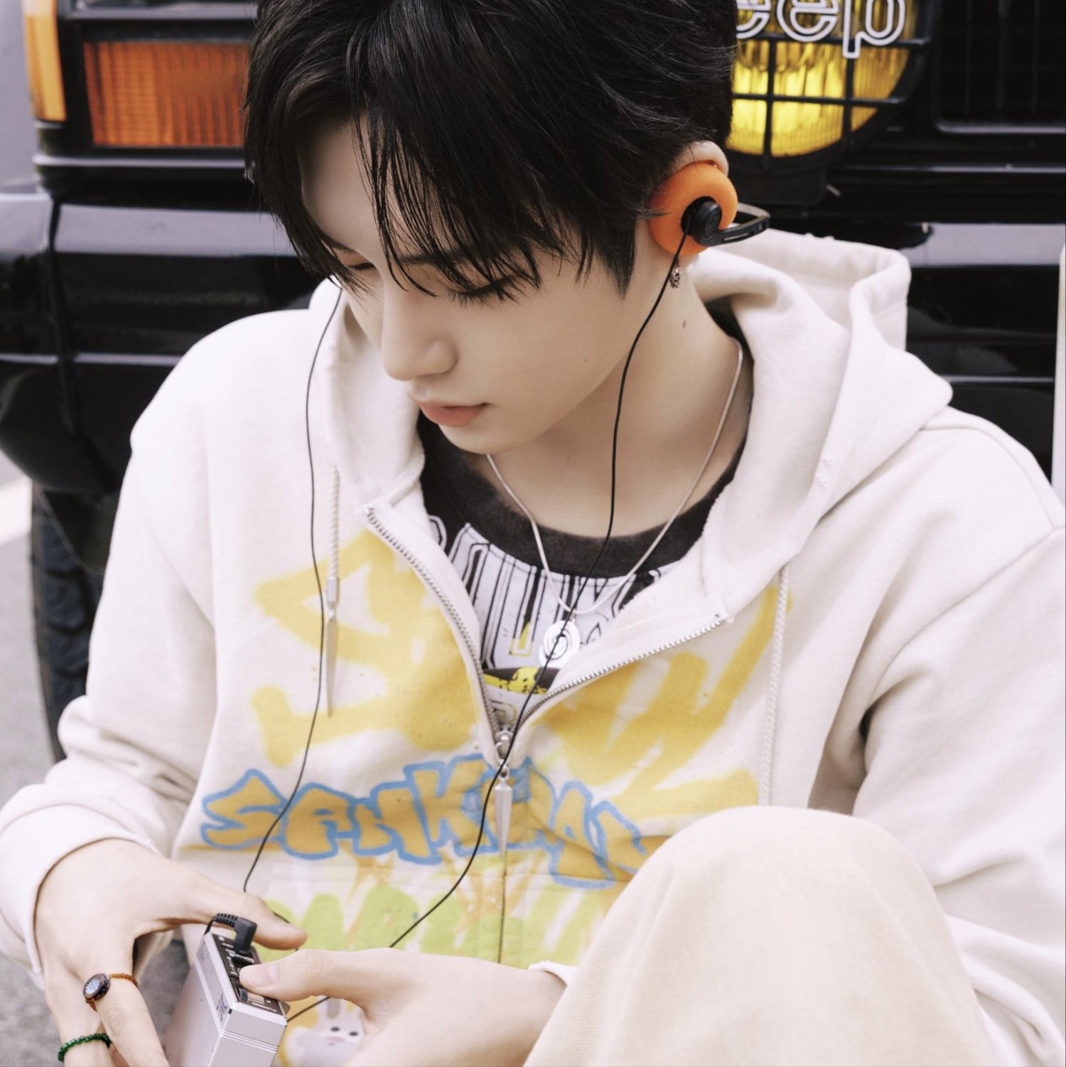 A moment captured by Zhou Anxin (ALPHA DRIVE ONE)'s fan