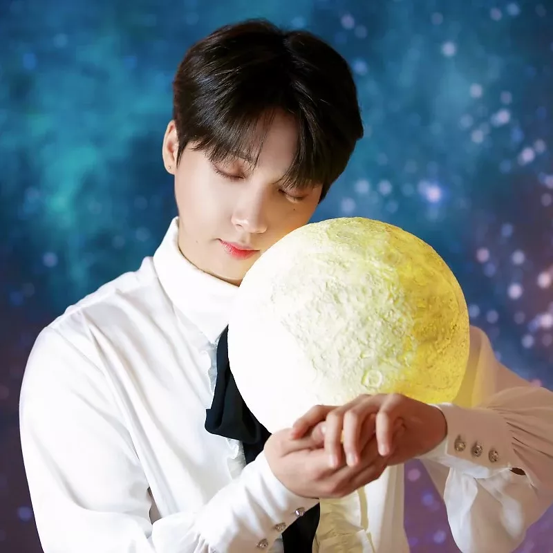 Recent activity shot of Jeong Sewoon