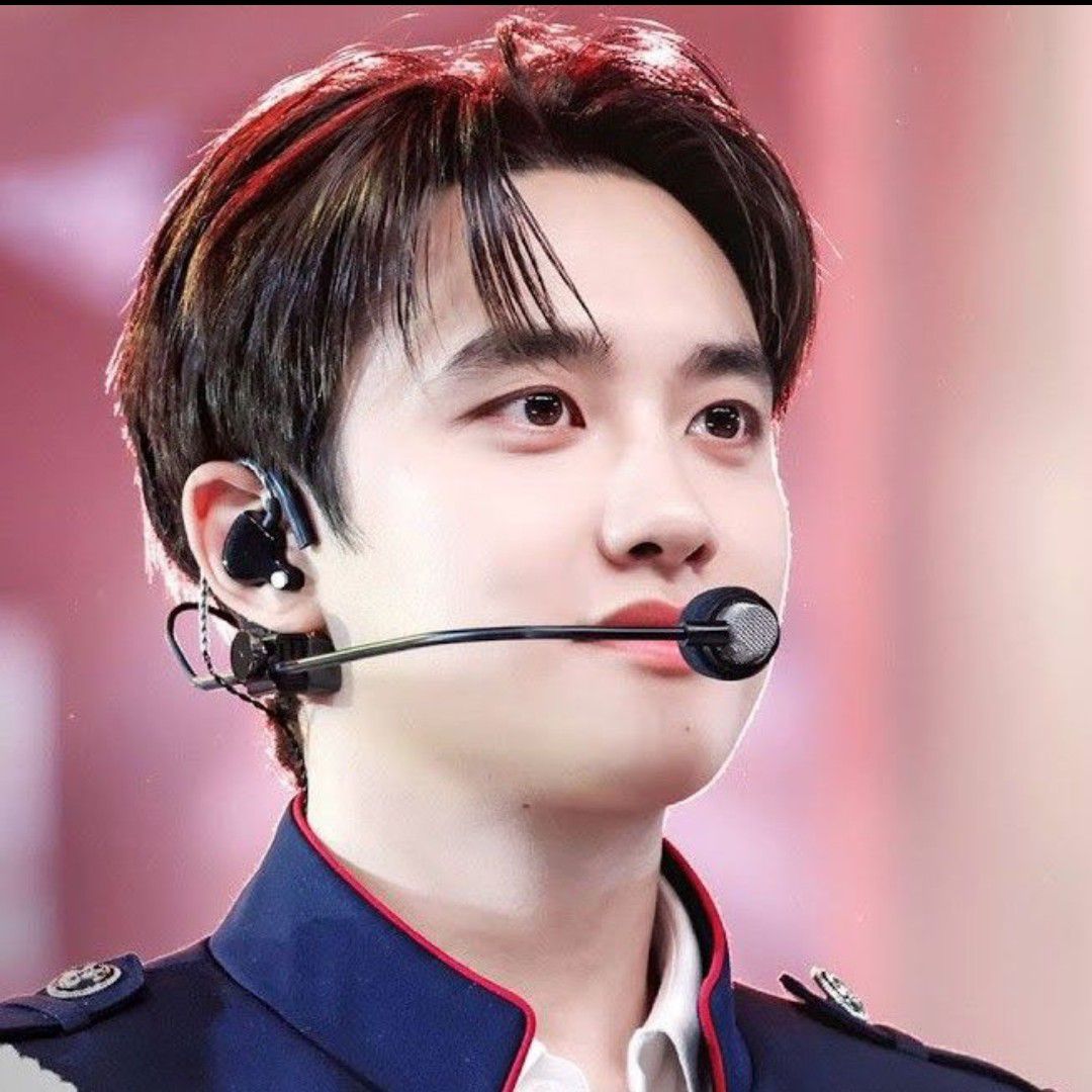 Momen yang diabadikan oleh penggemar D.O. (EXO)