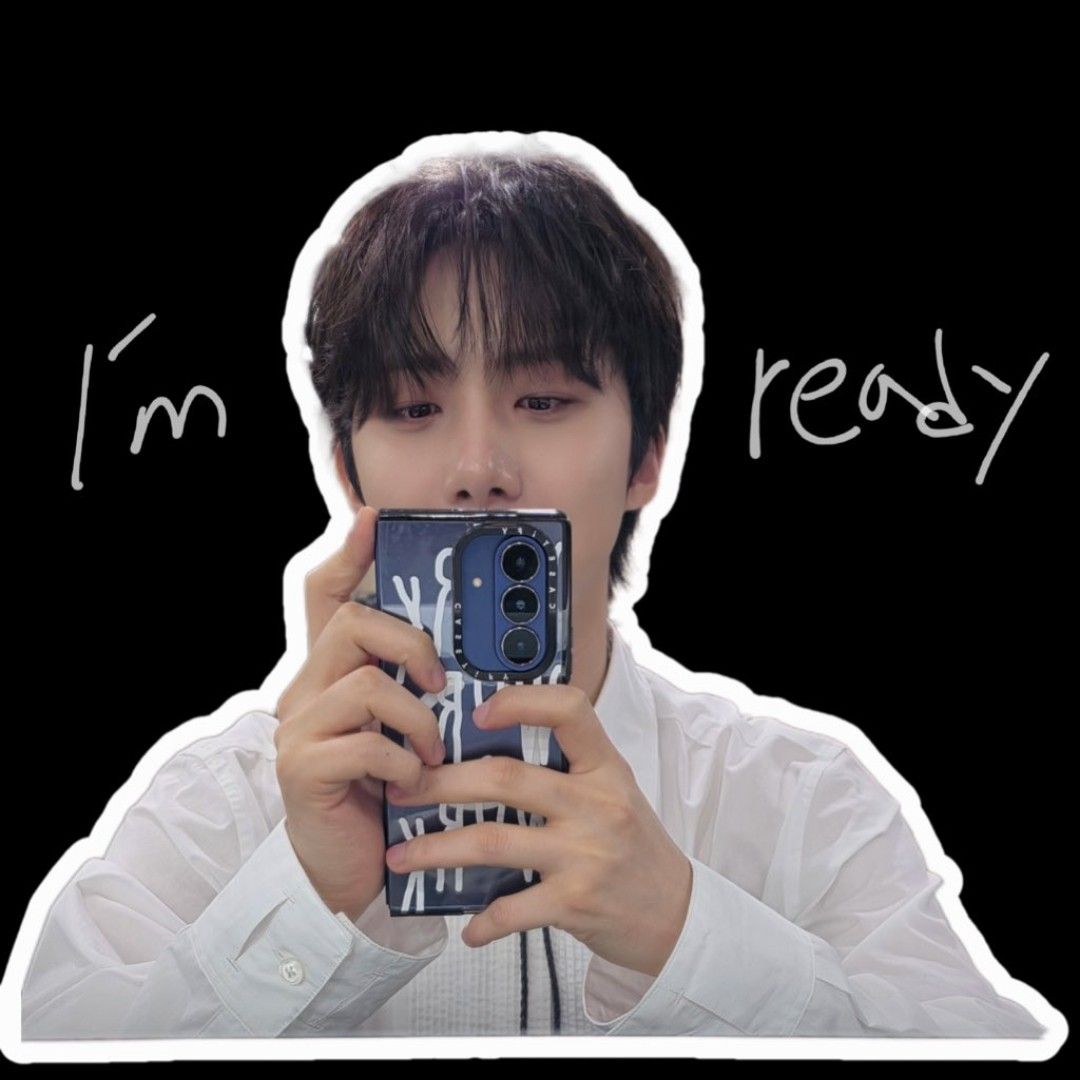 A moment captured by Hui (PENTAGON)'s fan