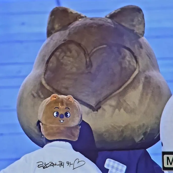 Behind-the-scenes cut of HAN (Stray Kids)