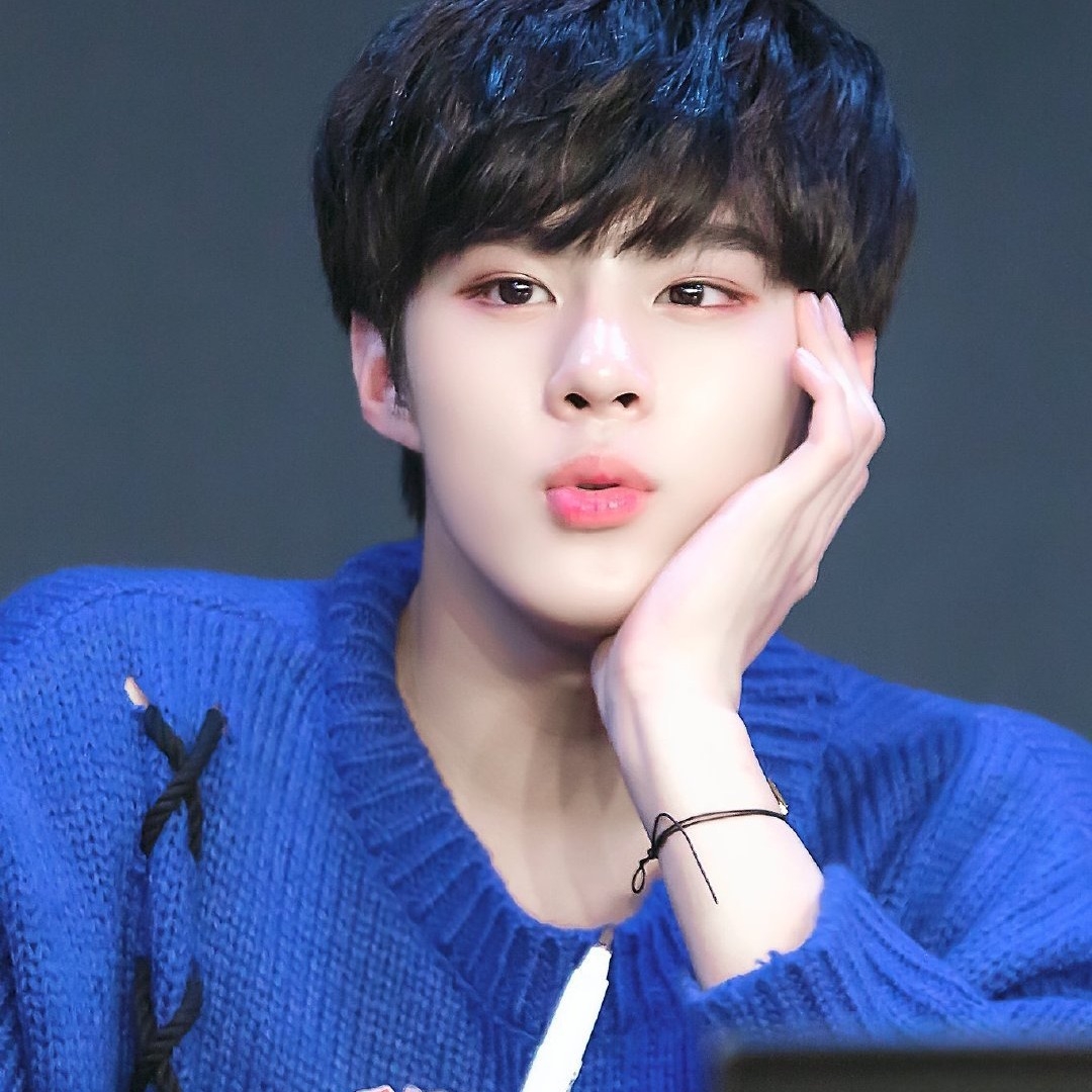 Recent activity shot of Kim Wooseok